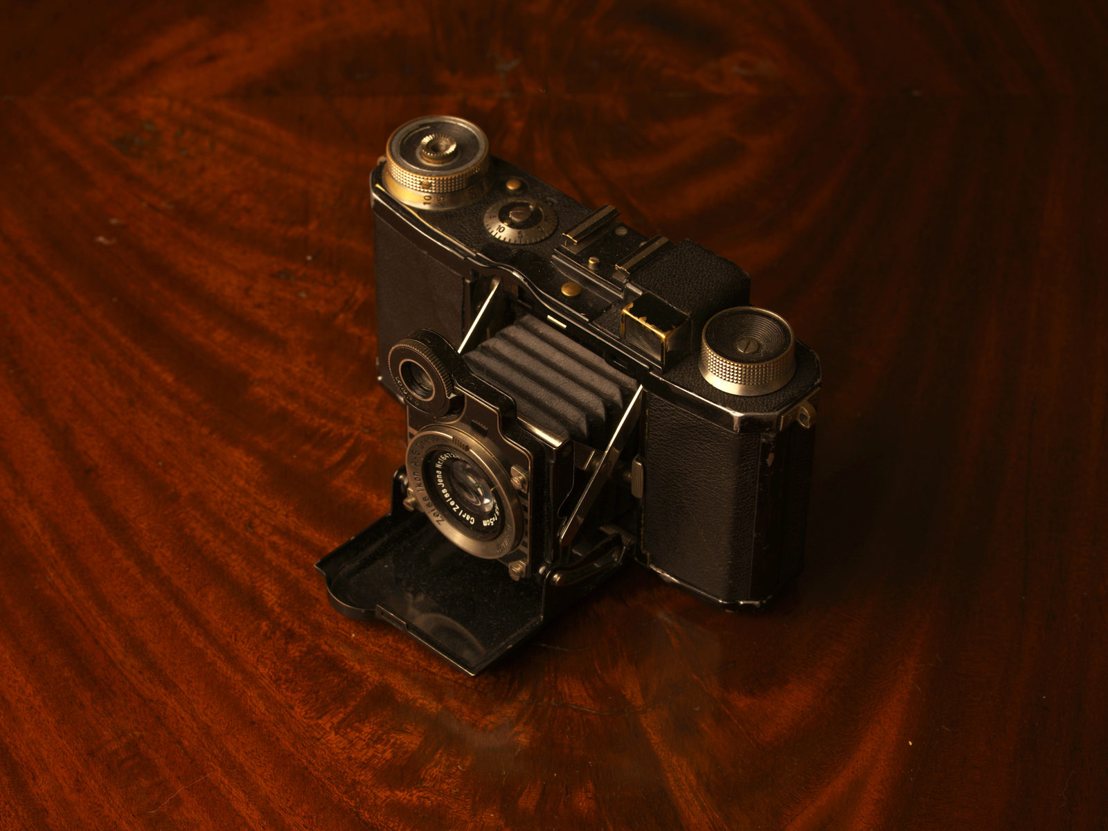 A Zeiss Ikon Super Nettel I 35mm Folding Rangefinder Camera